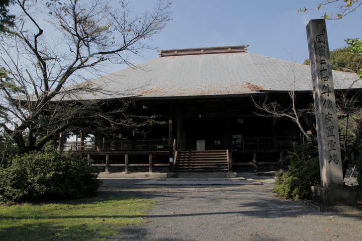 願興寺本堂