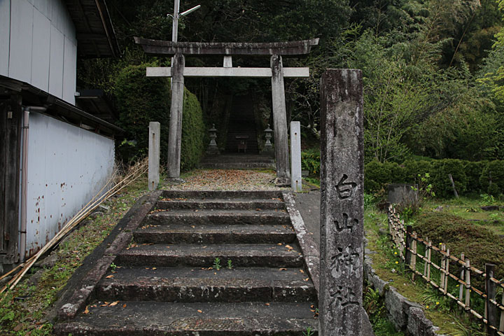 白山神社一の鳥居