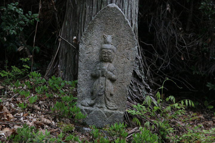 西行坂の馬頭観音