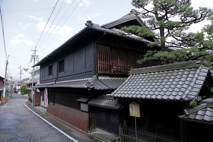 中野村庄屋「本酒屋」