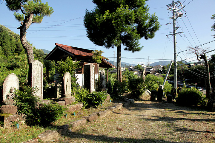 子野の石仏群