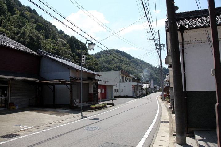 兼山の町