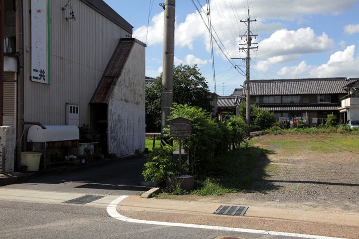 高札場跡と郡上街道追分