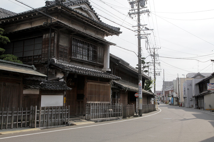 矢橋家の母屋は登録文化財に指定されている