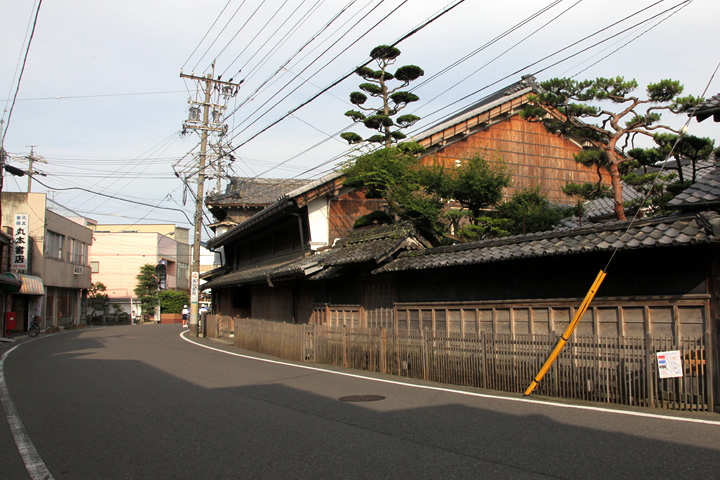 矢橋家前