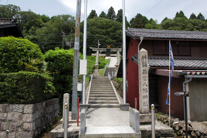 若宮八幡神社一の鳥居