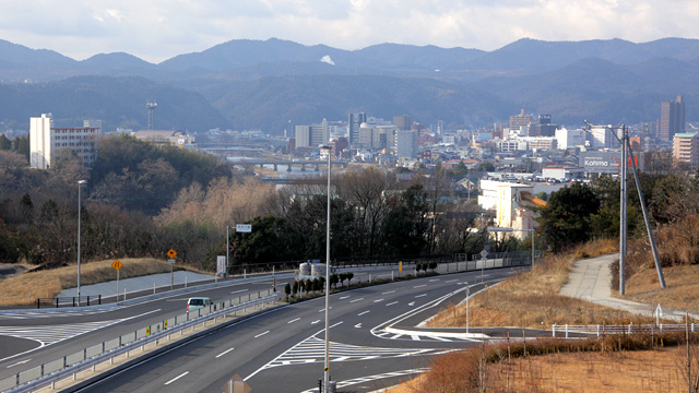 国道19号線越しに見た多治見市街