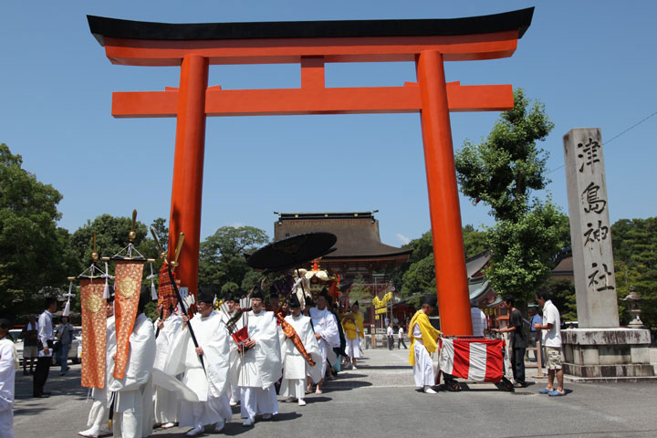 神輿渡御 津島神社からお旅所へ