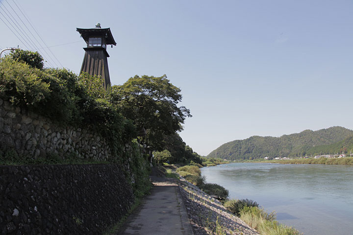 川湊灯台