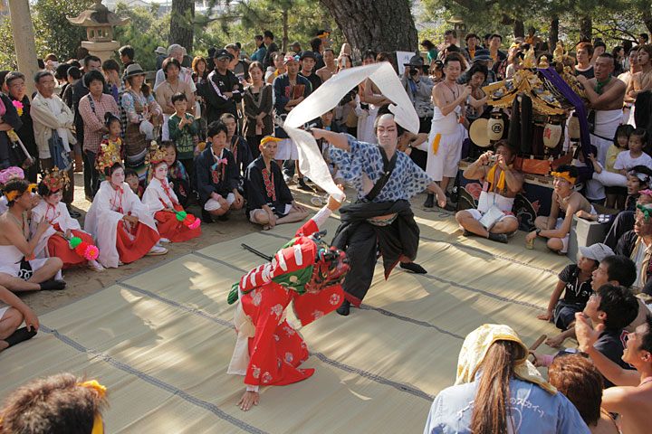 宮入り神楽芝居