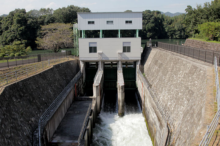 現在の兼山取水口