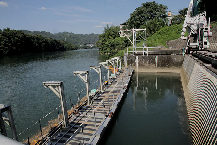 現在の兼山取水口　木曽川から取水