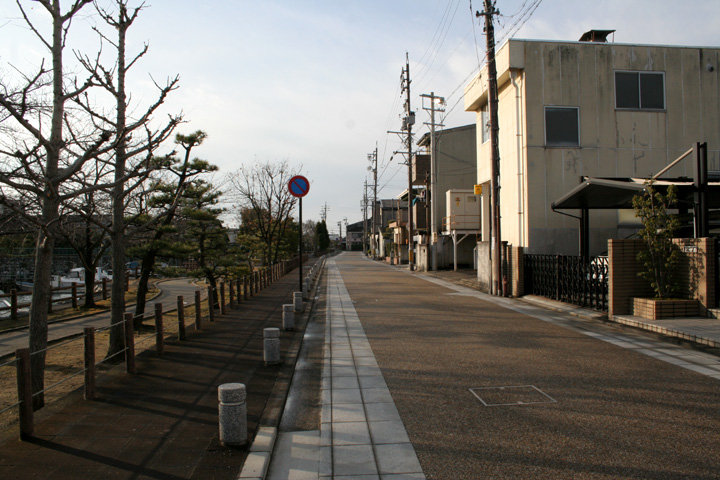 桑名城横の東海道