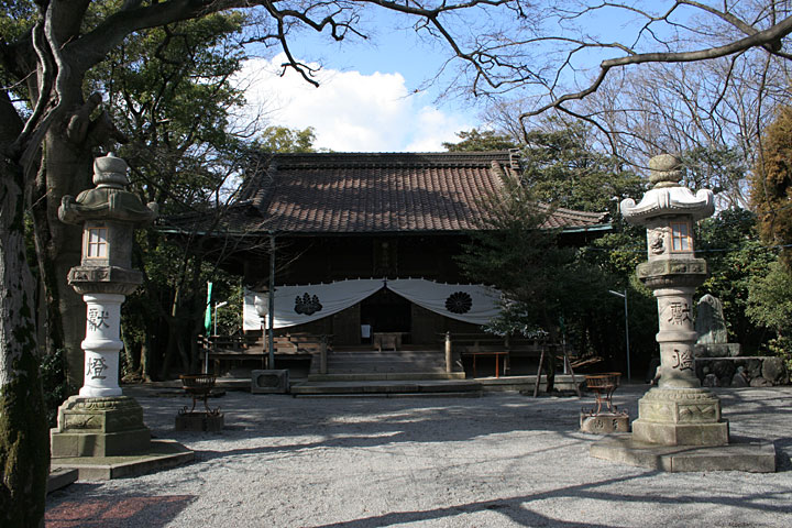 城南神社- 伊勢神宮の遷宮ごとに内宮の一の鳥居と古殿舎の一部が 贈られ改築される