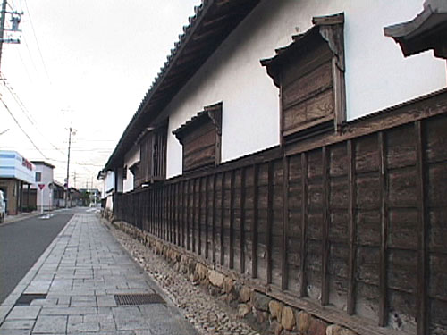 侍屋敷遺構　武家建築として県下でも希少な遺構