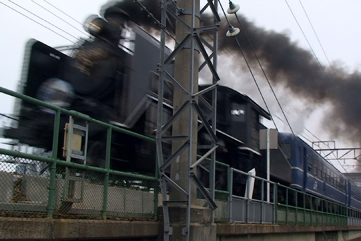 ささしまライブ駅通過