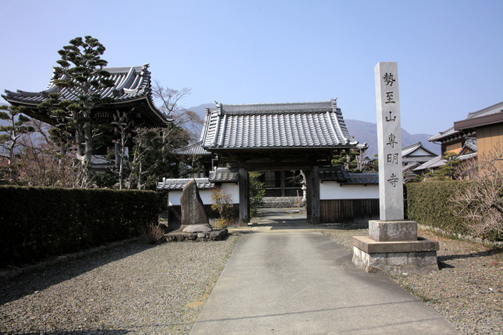 専明寺(養老町鷲巣)