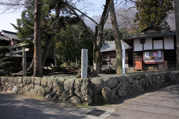 六社神社(養老町竜泉寺)