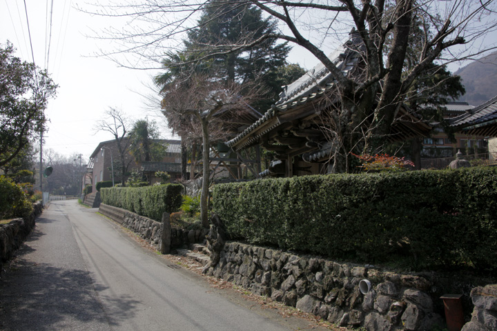 了福寺前の伊勢街道(養老町竜泉寺)