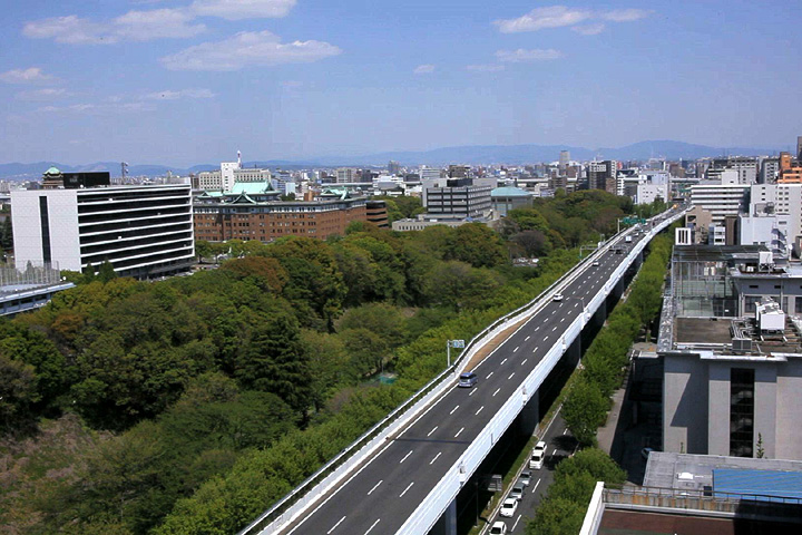 県庁、市役所方面