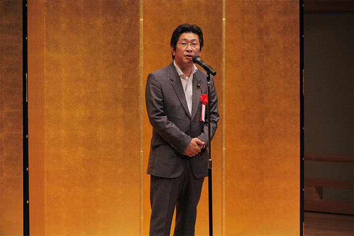 来賓祝辞を述べる藤田和秀名古屋市会議長