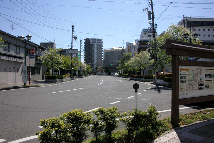 大垣城 東総門跡(名古屋口門跡)へ向かう美濃路