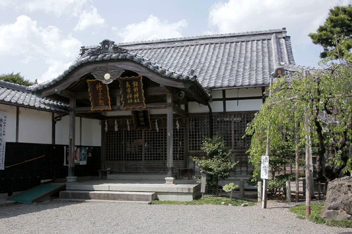 神戸(かんべ)宗社拝殿