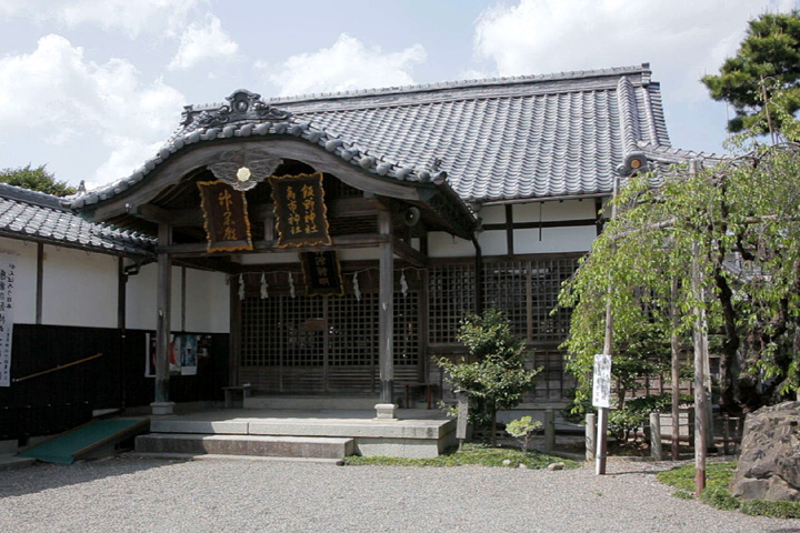 神戸(かんべ)宗社拝殿