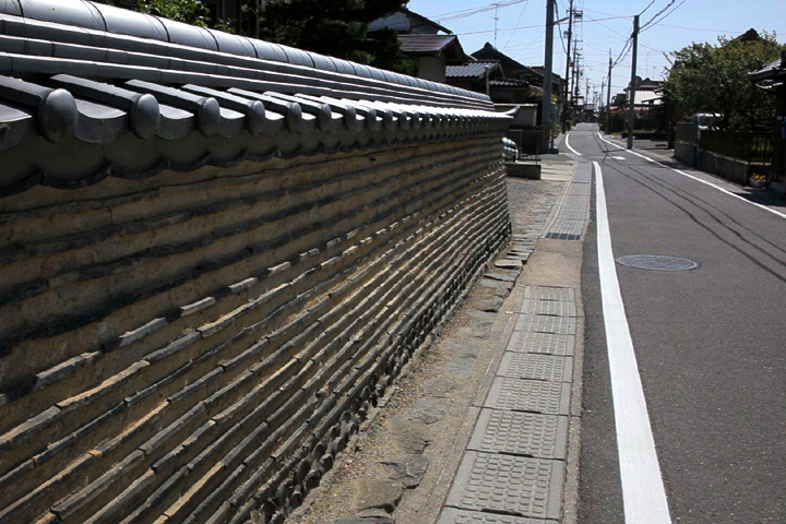 上野を行く伊勢街道