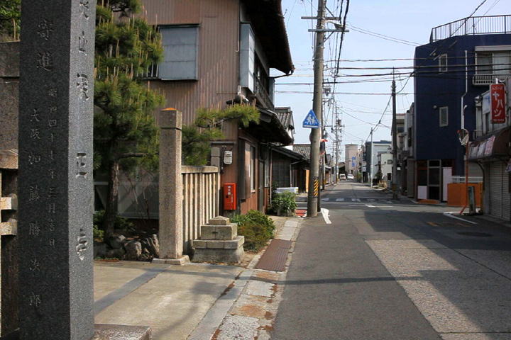 深正寺前の伊勢街道