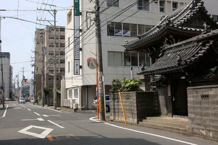 善徳寺前の伊勢街道