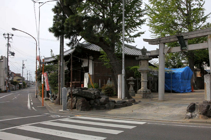 閻魔堂(眞教寺)と市杵島姫神社