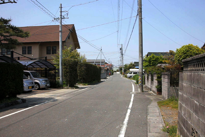 島貫を行く街道