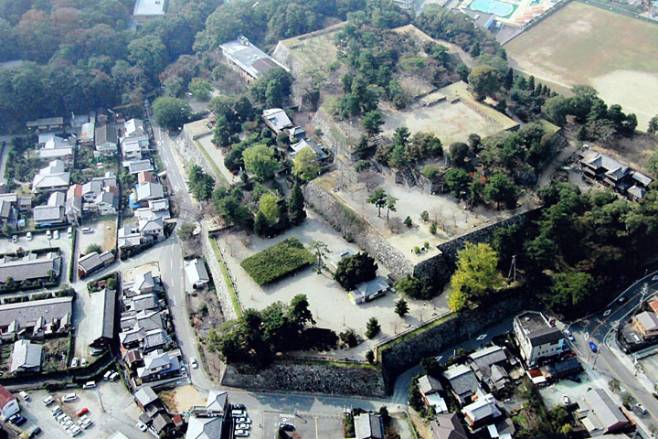 松阪城跡(提供松阪市)