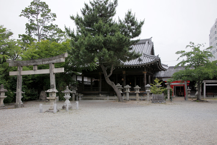 八雲神社　蒲生氏郷によって松ヶ島城から遷社