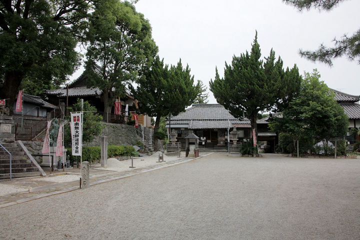 竜泉寺　山門は桃山時代に建てられたもの