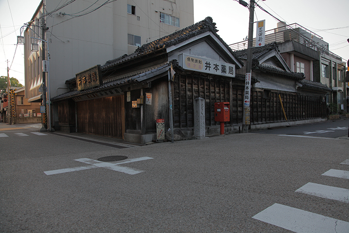 伊賀街道(津市へ)と大和街道(亀山市関へ)追分