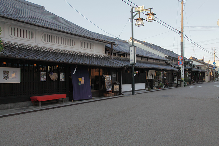 伊賀街道沿いの虫籠(むしこ)窓の家