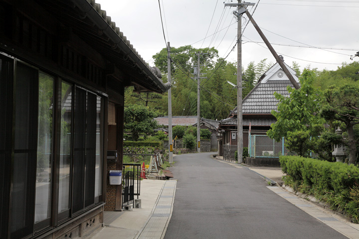 島ケ原宿西の入口付近