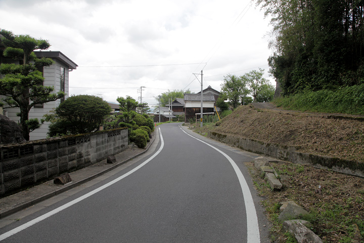 長田を行く大和街道