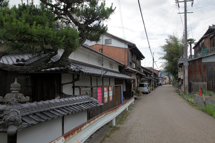 鍵屋の辻遺跡公園付近の大和街道