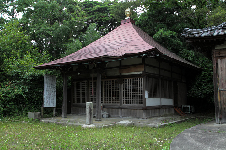 阿部神社の境内にある幸福寺地蔵堂