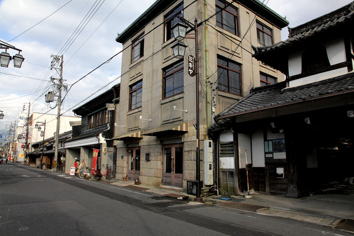 明覚寺付近の町並み