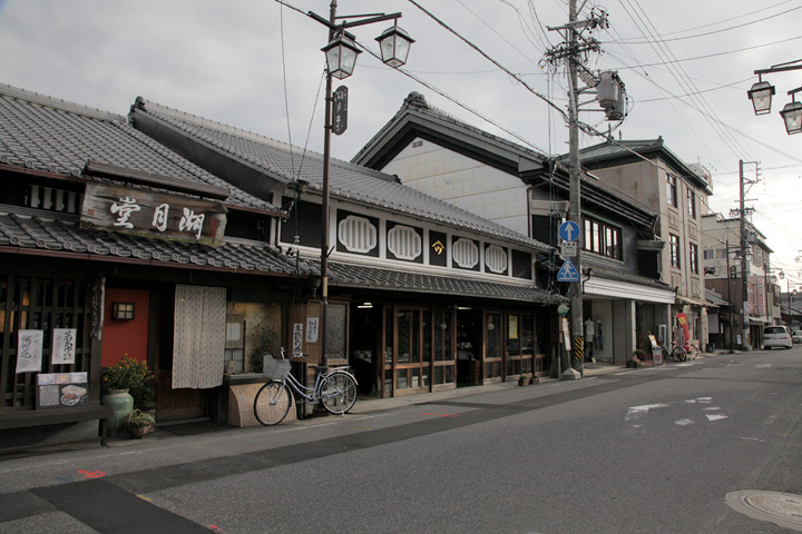 明覚寺付近の町並み