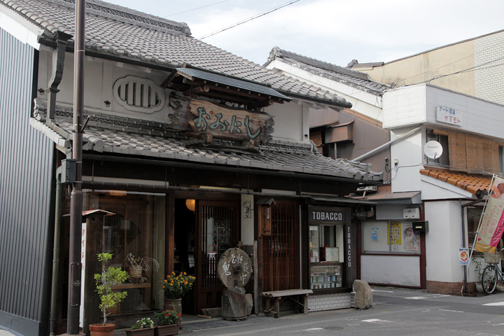 上野中町付近の町並み