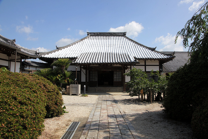 瑞光寺本堂　関氏ゆかりの寺