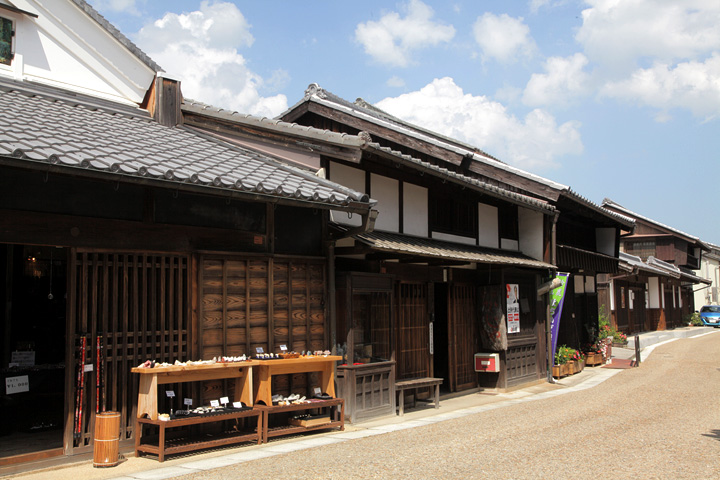 地蔵院門前の町並み