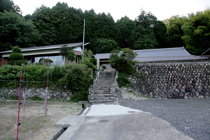 常光寺の背後に鍛冶坂城があった