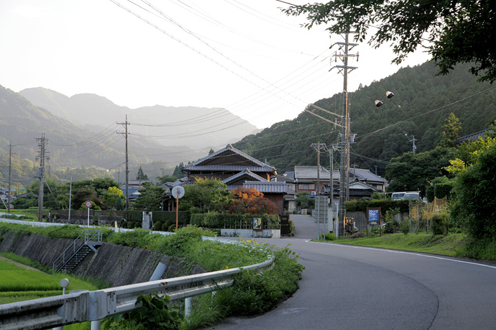 加太市場西端