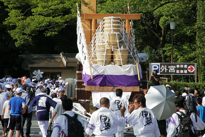 特別神領民奉献・奉曳車 外宮北門へ